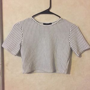 Forever 21 junior black and white striped crop top